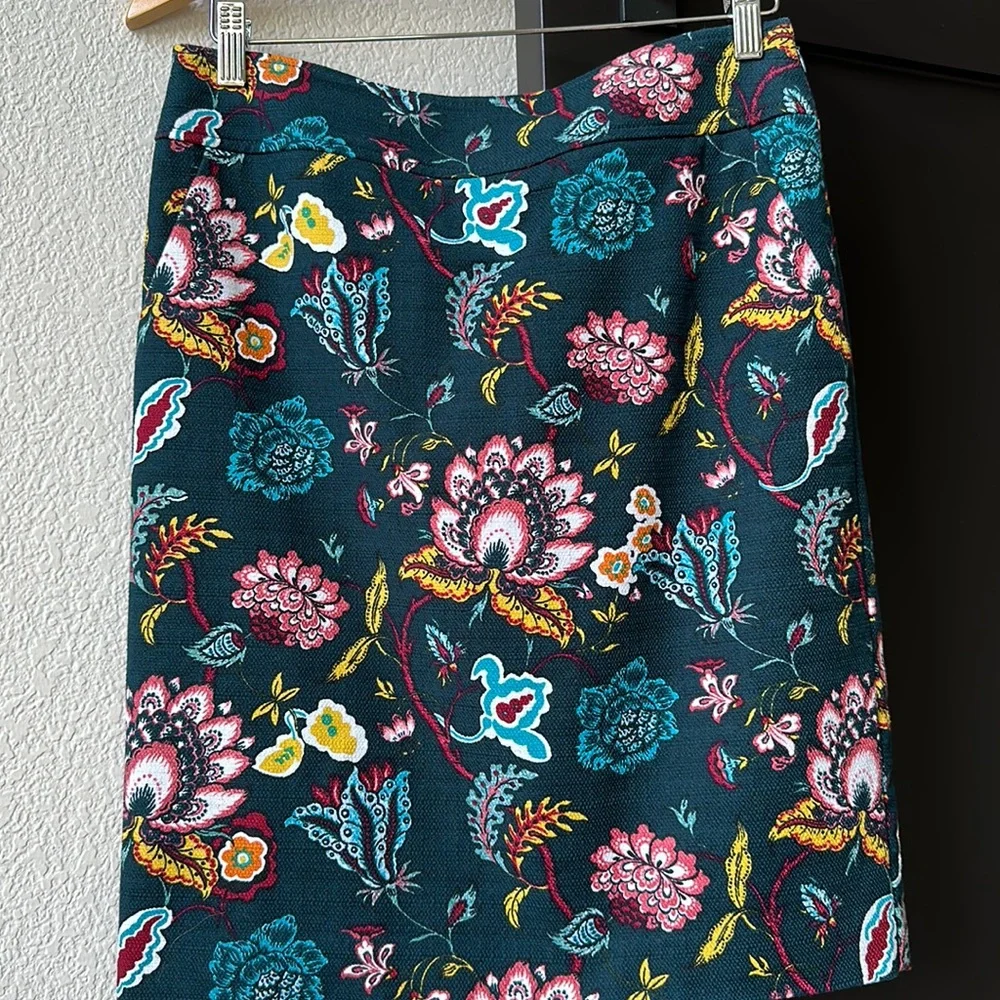 Ann Taylor LOFT Deep Teal Floral Skirt w/ Kick Pleat SZ 8 - Picture 1 of 14
